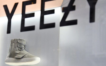 adidas正式发布Yeezy 750 Boost 将于情人节正式登场