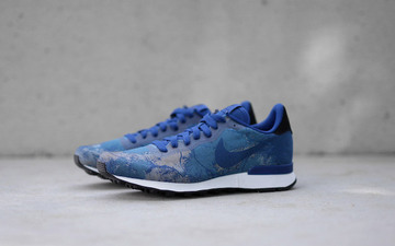 Nike Internationalist JCRD “Photo Blue” 配色设计