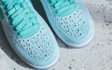 又见清新薄荷绿：Nike Air Force 1 Flyknit Low 全新配色设计“Emerald Green”