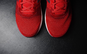 红日 | adidas Ultra Boost ST “Ray Red”现已到来
