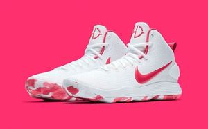 骚气！Nike React Hyperdunk “kay Yow”带来粉红迷彩外底