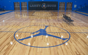 Michael Jordan 母校兰尼高中体育馆再度整修升级