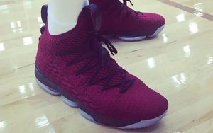 Nike LeBron 15 Wine 全新配色曝光