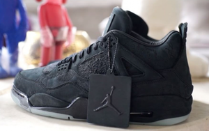 DJ Khaled展示黑色版本KAWS x Air Jordan 4
