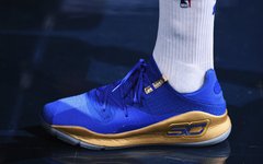 库里今日上脚新色Curry 4 Low