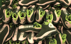 大饱眼福！Air Jordan 13 PE“Orgeon Ducks”释出