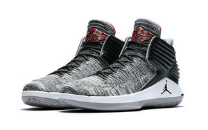 致敬MVP！Air Jordan 32 “Black Cement” 即将来袭！