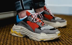 Balenciaga 官方证实 Triple S 系列为"中国制造"