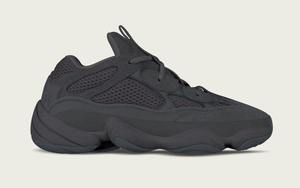 超人气全黑，抢先预览 YEEZY Desert Rat 500 全新配色“Utility Black”