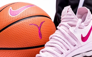 两款 KD10 “Aunt Pearl”，你更喜欢哪一双？