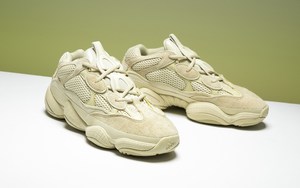 抢先预览！ YEEZY 500 全新「Super Moon Yellow」配色