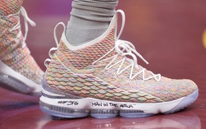 水果麦片！詹皇今日上脚 Nike LeBron 15 “Fruity Pebbles”！