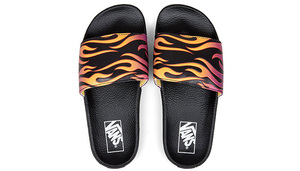 夏日里的一把火，Vans 推出烈焰图案拖鞋