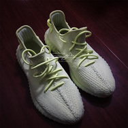 黄油配色， Yeezy 350V2 “Butter” 实物近赏