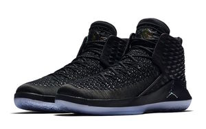 熟悉的鞋帮后跟设计！Air Jordan 32 “Black Cat” 向MJ六冠致敬！