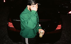 Drake 又穿 adidas 亮相，这是变相“官宣”？