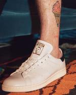 adidas 为 Sam Smith 打造专属 Stan Smith 鞋款