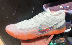 半透明鞋面+全息勾子！全新配色 Nike Kobe AD NXT 360 即将登场！