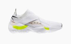 Reebok 释出全新鞋款 DMX Fusion AFF