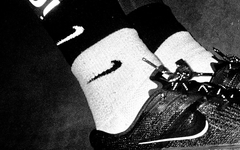 有点意思！Matthew M Williams x Nike 带来 “双层袜子”