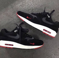 黑红质感 | 全新 Air Max 1 “Bred” 实物曝光！