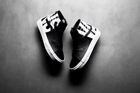 黑白主题，Vans 新款皮质 Sk8-Hi 现已发售