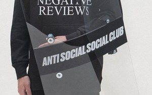 约架必备？Anti Social Social Club 推出防暴盾牌