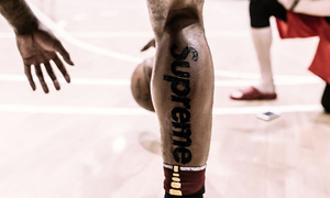 这条 Supreme 腿多少钱？JR Smith 腿上纹身Supreme！