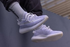 YEEZY BOOST 350 V2 全新“Static”配色上脚预览！