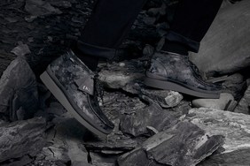 机能进化 | END. x Clarks 打造别注电脑迷彩 Wallabee GTX