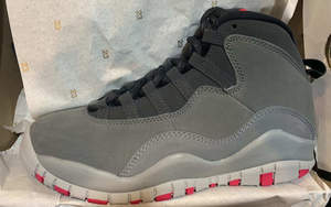 最大到43！Air Jordan 10 “Dark Smoke Grey” 实物首次释出！