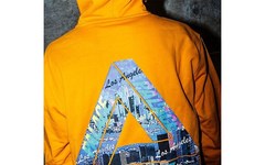 Palace 携手 Dover Street Market Los Angeles 打造开业限定单品