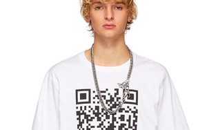 您扫我二维码就行！Vetements 推出QR Code印花 T-Shirt