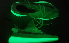 这双鞋子它会发光！Yeezy 350 V2 “Glow in the Dark” 更多实物图曝光