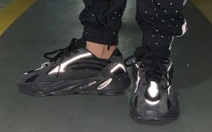 酷炫的反光设计！Yeezy Boost 700 V2“Vanta” 上脚太帅了