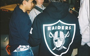 向 NFL 传奇球队 Oakland Raiders 致敬！Supreme x NFL x Raiders x '47 全新联名登场