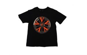 赛车轮毂印花有点小酷！VLONE 释出全新设计 T 恤