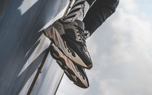 上脚不输首发配色！Yeezy 700 “Magnet” 吸引力爆棚