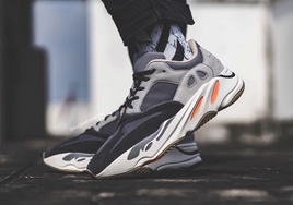 选 OG 还是它？ Yeezy 700 “Magnet” 最新上脚图来了