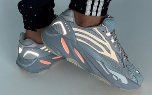 反光效果出众！Yeezy 700 V2 “Inertia” 真滴好看