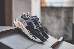 入手可能有难度！磁铁配色 Yeezy 700 期待一下