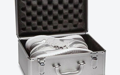 还有超限量 2020 双手提箱鞋盒版！ Air Jordan 1 “Japan” 本月发布！