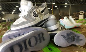 美国警方查获 1,800 多双假 Air Dior 和 Yeezy！总价值高达 430 万美金！