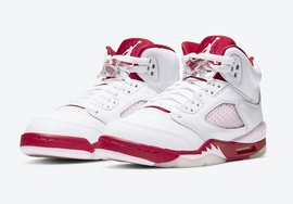 玫红色靓丽抢眼，Air Jordan 5 全新女款配色即将发售