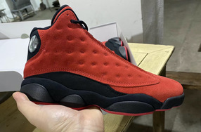 经典黑红配色反转！全新 Air Jordan 13 “Reverse Bred” 实物首次曝光！