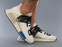 这次的刺绣有点特别！奶油色  Pharrell x adidas NMD Hu 曝光！