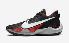 巨型白色 Swoosh 自带反光效果！这款黑红 Nike Zoom Freak 2 有点帅！