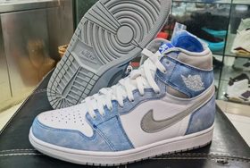 高颜值 Air Jordan 1 “Hyper Royal” 最新实物又来了！今年四月登场！