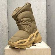 全新 adidas Yeezy NSTLD Boot “Khaki”  即将发售！