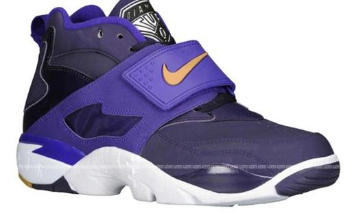 NIKE AIR DIAMOND TURF